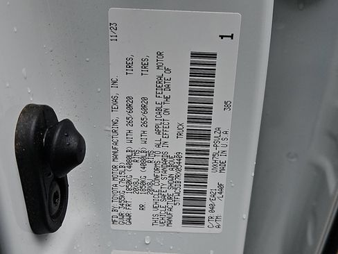 Used 2024 Toyota Tundra Limited AWD/4WD image 26