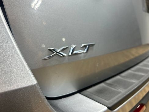 Used 2022 Ford Explorer XLT w/ Equipment Group 202A AWD/4WD image 19