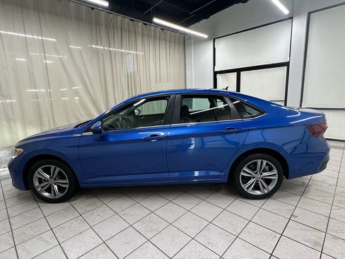 Used 2023 Volkswagen Jetta SE image 9