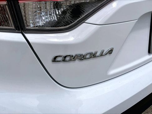 Used 2024 Toyota Corolla LE image 30