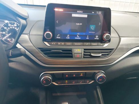Certified 2025 Nissan Altima 2.5 SV FWD image 20