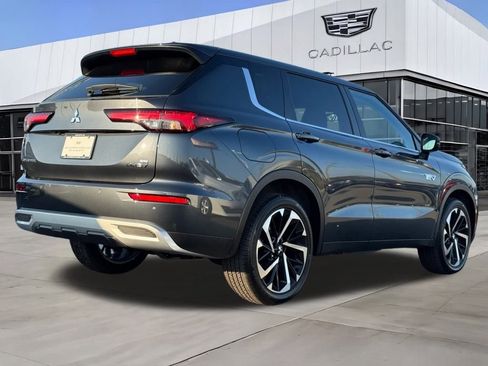 Used 2025 Mitsubishi Outlander SE image 7