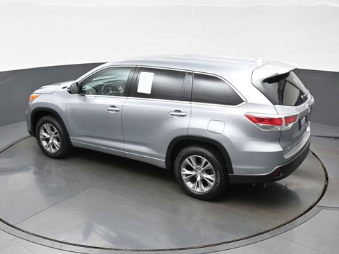Used 2014 Toyota Highlander Plus FWD image 34