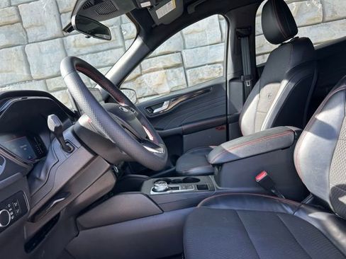 Used 2023 Ford Escape ST-Line w/ Tech Pack #1 AWD/4WD image 8
