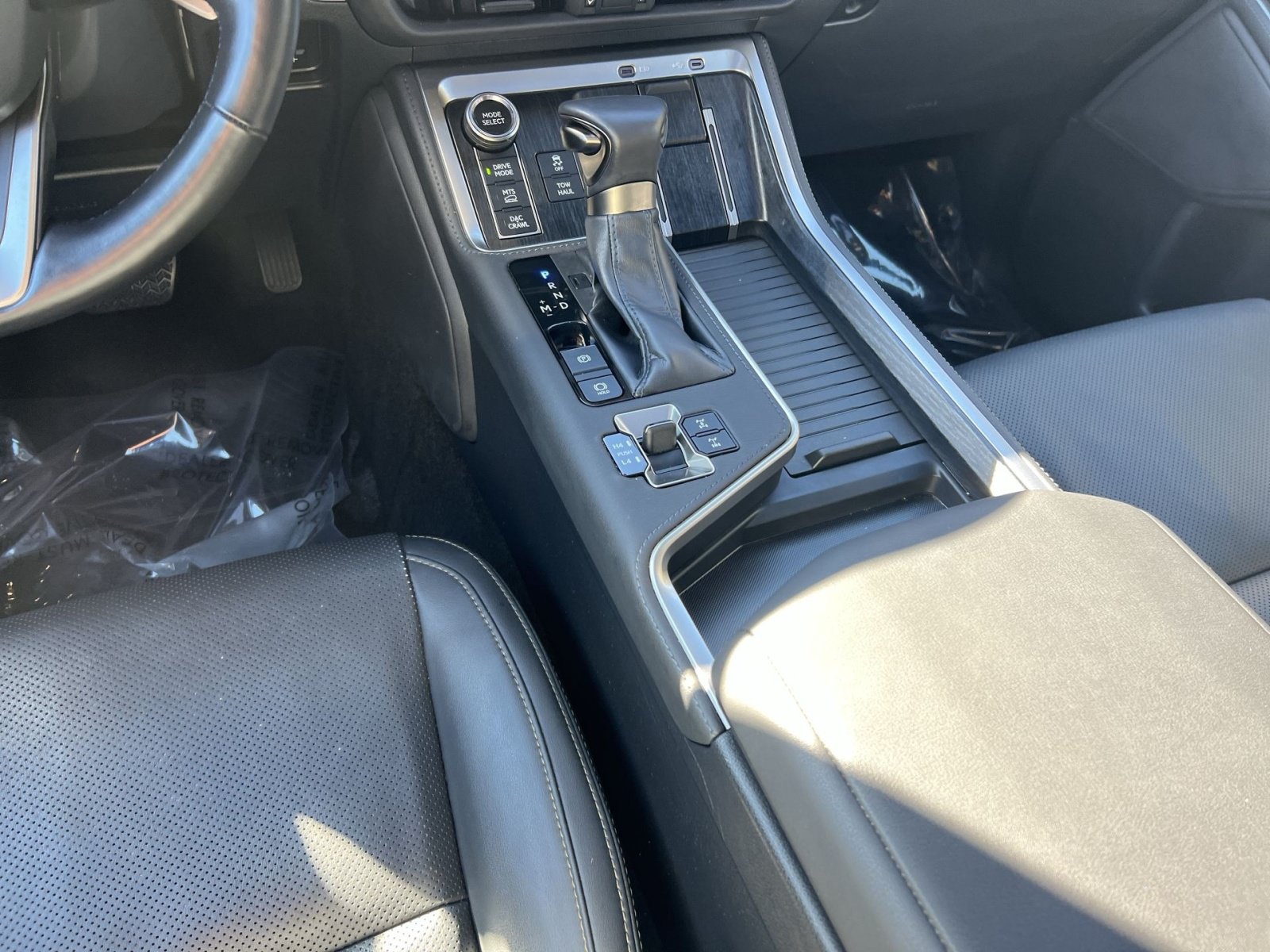 Used 2024 Lexus GX 550 AWD/4WD image 23