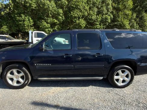 Used 2009 Chevrolet Suburban LT image 9