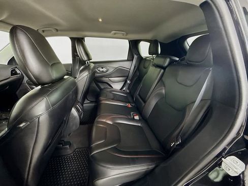 Used 2020 Jeep Cherokee Trailhawk w/ Technology Group image 23