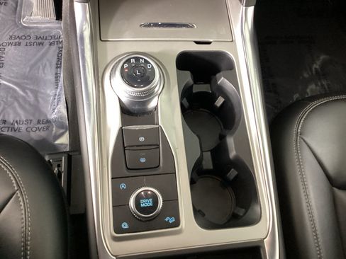 Used 2023 Ford Explorer XLT w/ Equipment Group 202A AWD/4WD image 29