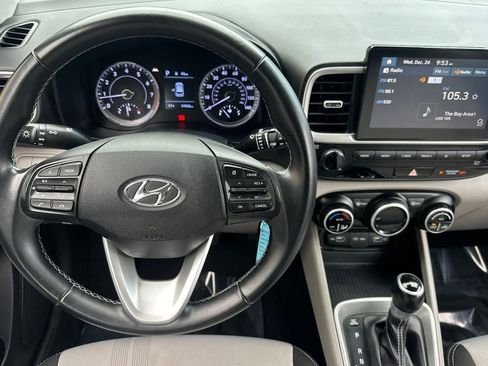 Used 2022 Hyundai Venue SEL w/ Cargo Package image 27