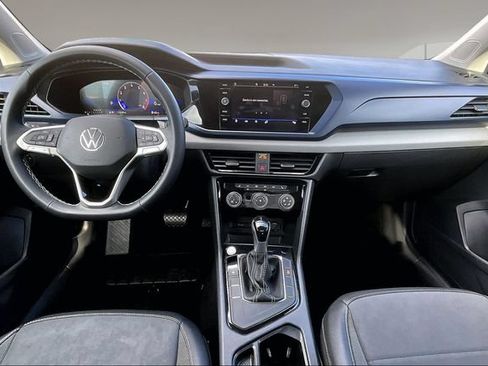 Used 2023 Volkswagen Taos SE FWD image 7