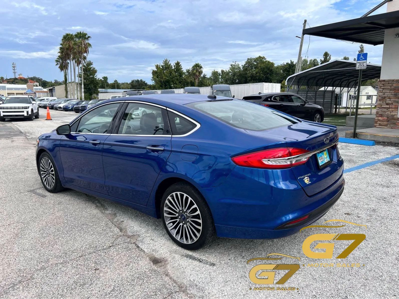 Used 2018 Ford Fusion SE w/ Fusion SE Technology Package FWD image 9