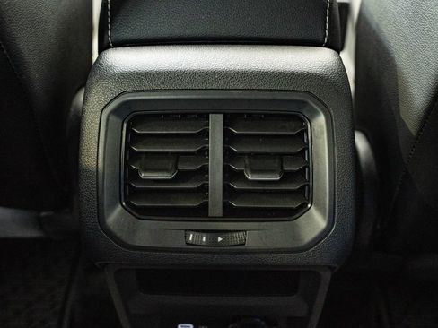 Used 2023 Volkswagen Tiguan SE FWD image 43