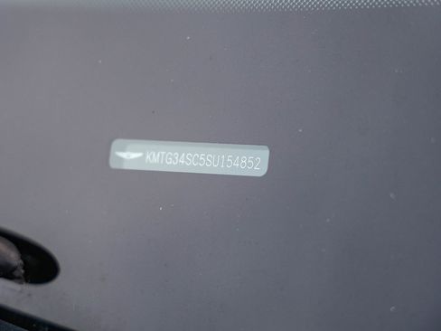 Used 2025 Genesis G70 2.5T image 26