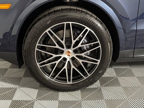 New 2026 Porsche Cayenne AWD/4WD image 11
