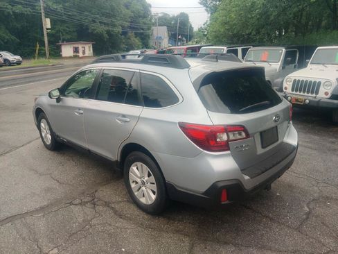 Used 2018 Subaru Outback 2.5i Premium AWD/4WD image 4