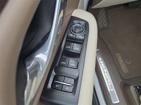 Certified 2021 GMC Yukon Denali w/ LPO, Illumination Package image 17