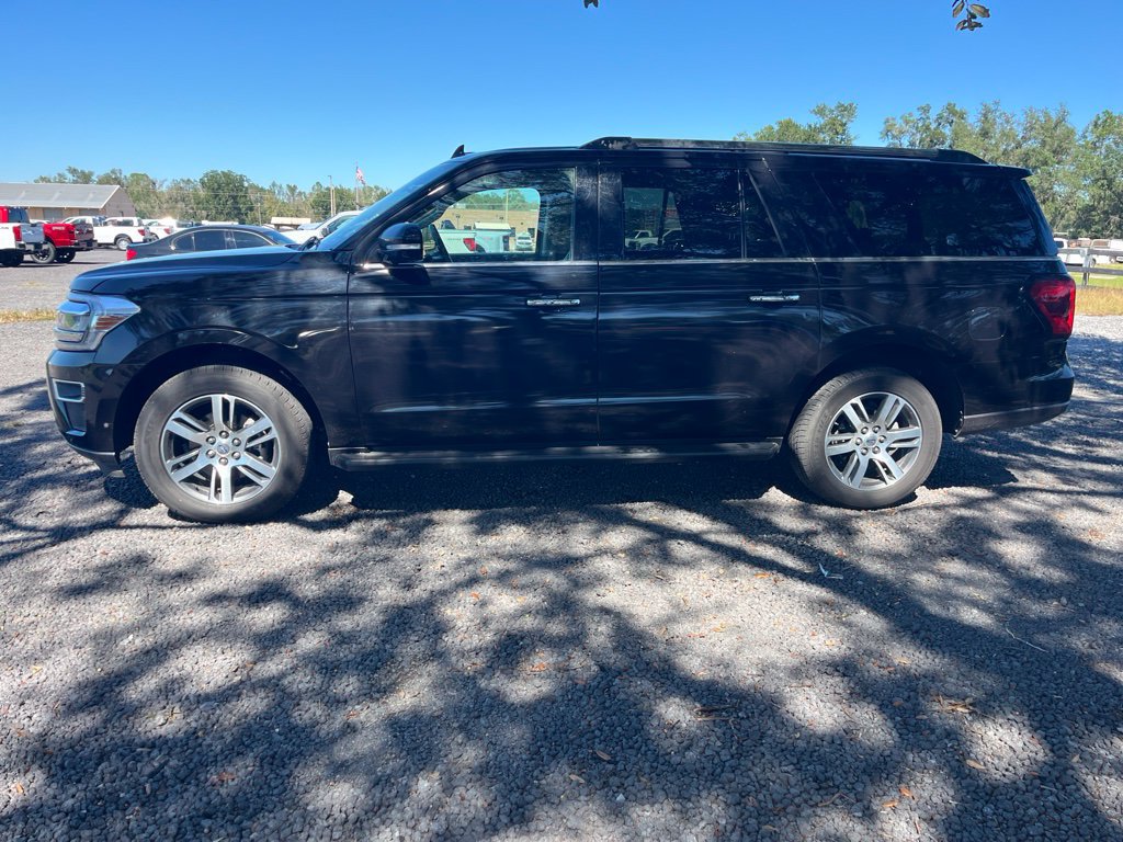 Used 2024 Ford Expedition Max Limited RWD image 2