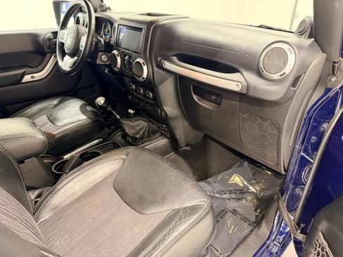 Used 2013 Jeep Wrangler Unlimited Sport AWD/4WD image 29