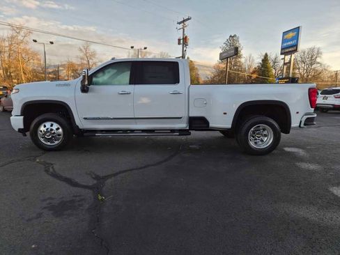 New 2026 Chevrolet Silverado 3500 High Country w/ High Country Premium Package image 8