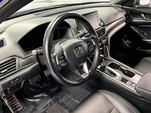 Used 2018 Honda Accord Sport image 16