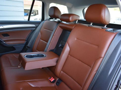 Used 2017 Volkswagen Golf Alltrack S image 28