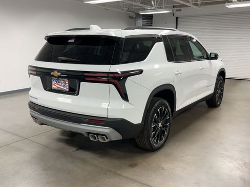 New 2026 Chevrolet Traverse LT w/ Sun and Wheel Package image 8
