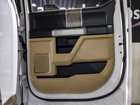 Used 2017 Ford F250 Lariat w/ Chrome Package image 36