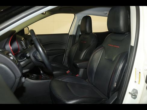 Used 2017 Jeep Compass Trailhawk w/ Leather Interior Group image 2