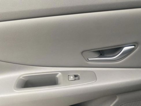 Used 2023 Hyundai Elantra SEL w/ Convenience Package image 32