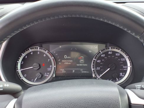 Used 2023 Toyota Highlander XLE FWD image 15