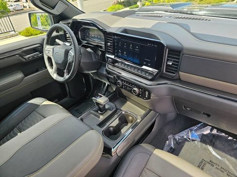 Used 2024 Chevrolet Silverado 1500 ZR2 AWD/4WD image 10