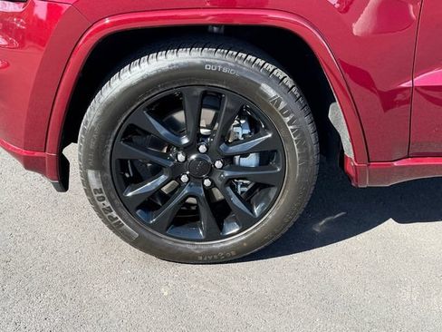 Used 2021 Jeep Grand Cherokee Laredo X RWD image 28