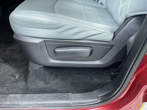 Used 2014 RAM 1500 Classic SLT image 12