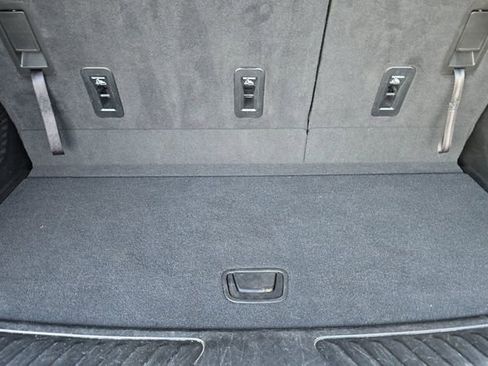 Used 2024 GMC Yukon SLT image 16