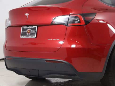 Used 2021 Tesla Model Y Long Range AWD/4WD image 42