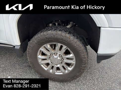 Used 2023 GMC Sierra 3500 Denali AWD/4WD image 10