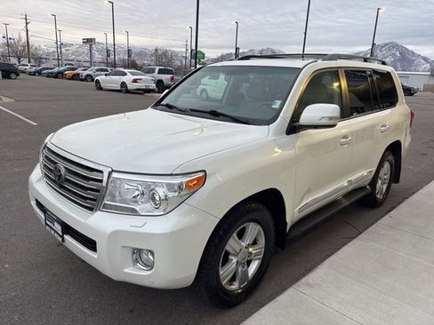 Used 2015 Toyota Land Cruiser image 3