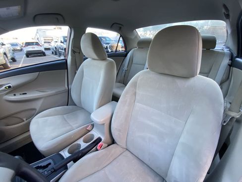 Used 2013 Toyota Corolla L image 25