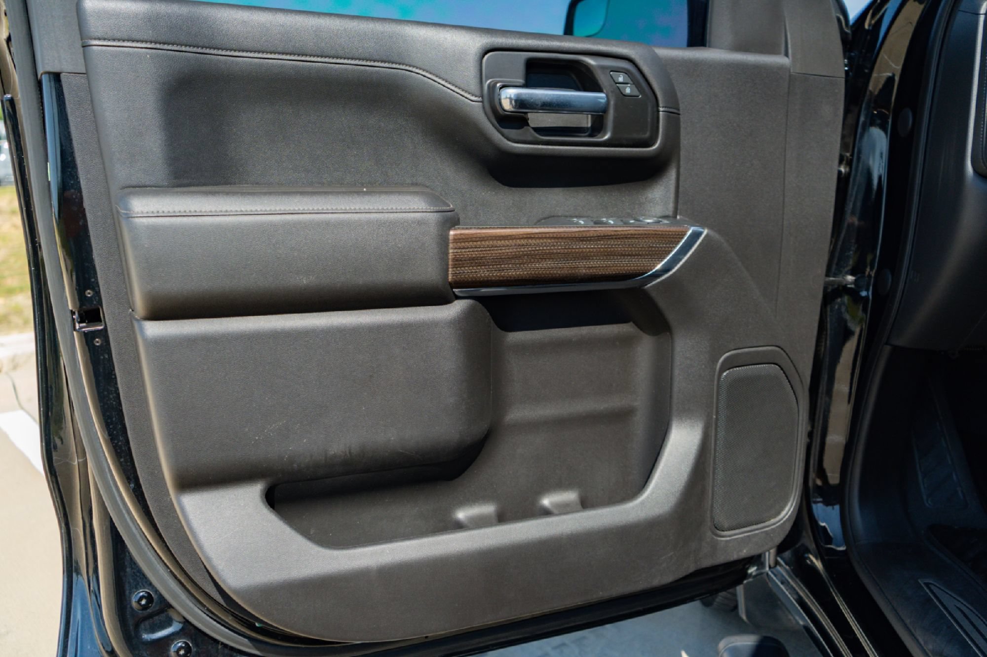 Used 2021 Chevrolet Silverado 1500 LT RWD image 19