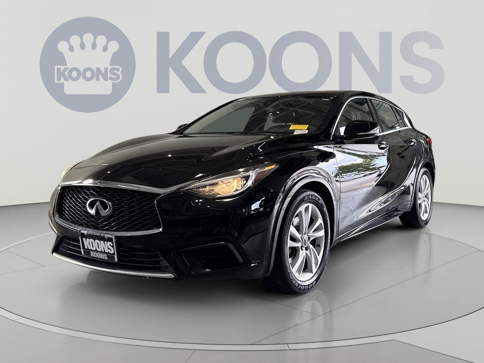 Used 2018 INFINITI QX30 FWD image 1