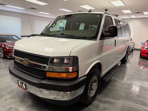 Used 2019 Chevrolet Express 3500 LT w/ LT Preferred Equipment Group RWD image 13