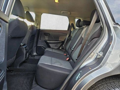 Used 2021 Nissan Rogue S FWD image 15