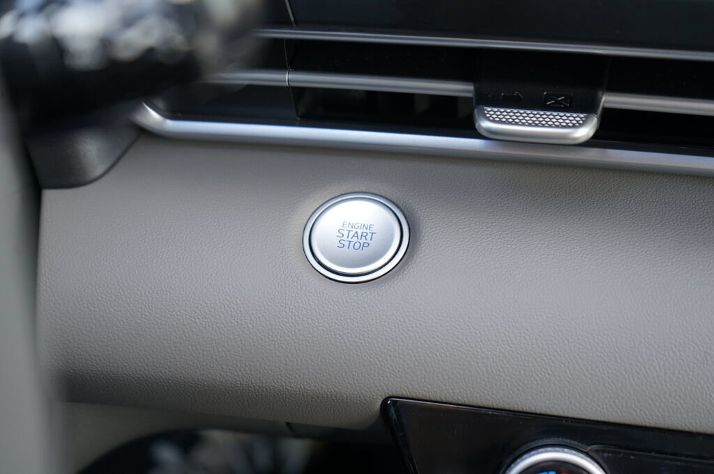 Certified 2023 Hyundai Elantra SEL FWD image 9
