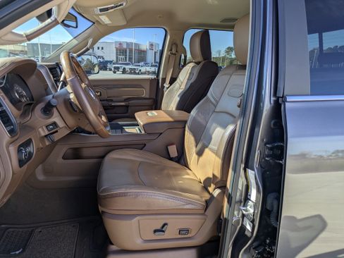 Used 2021 RAM 2500 Limited image 11