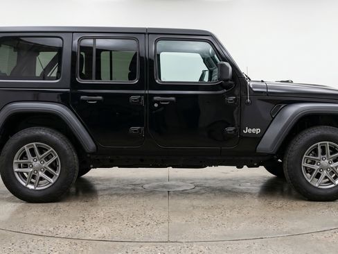 Used 2025 Jeep Wrangler Unlimited Sport AWD/4WD image 11