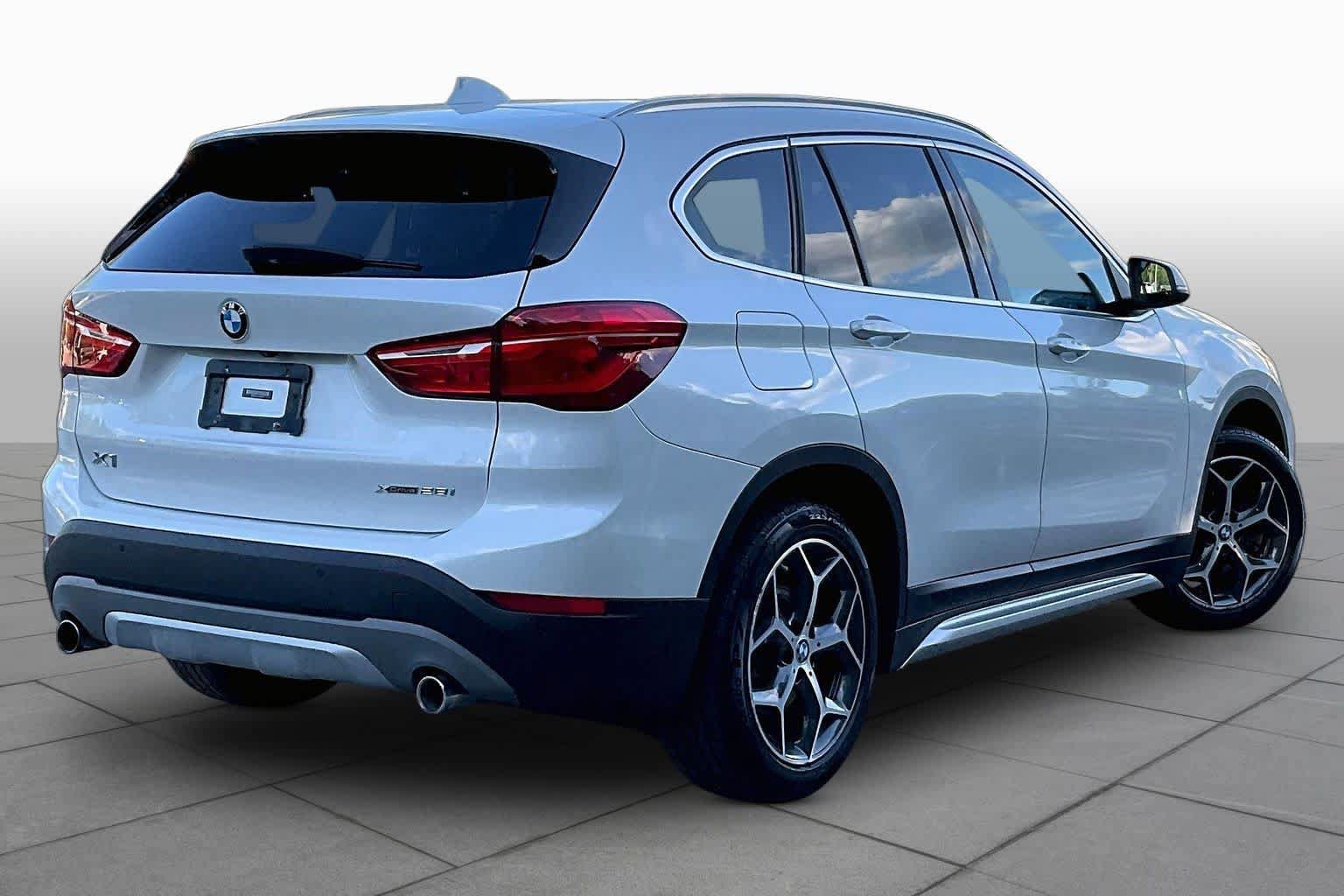 Used 2018 BMW X1 xDrive28i w/ Premium Package AWD/4WD image 12