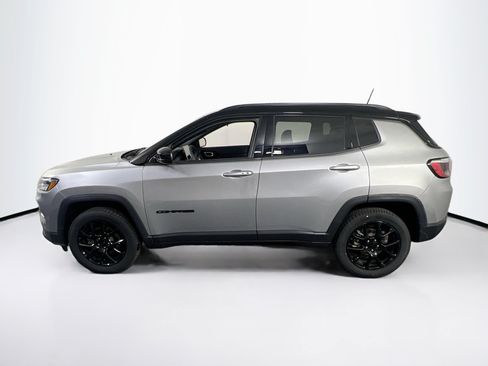 Used 2022 Jeep Compass Latitude w/ Sun and Sound Group AWD/4WD image 8