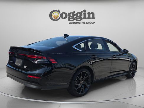 Used 2023 Honda Accord EX image 5