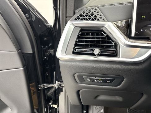 New 2026 BMW X5 xDrive40i w/ Climate Comfort Package image 31