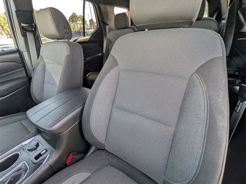 Used 2023 Chevrolet Traverse LT image 22